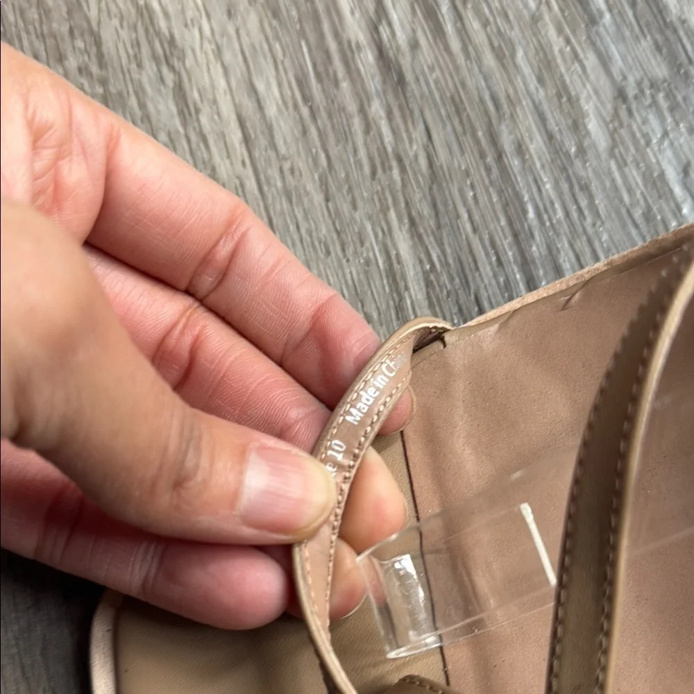 *Dolce Vita Cream Sandals 10M Leather Tan Stylish Wedge 10M